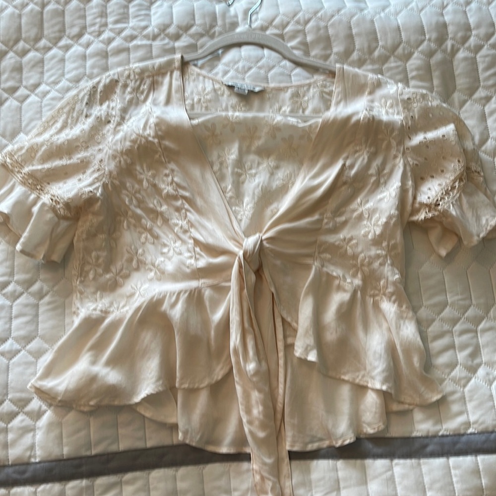 American eagle size small ruffle sleeves, tie front blouse topper